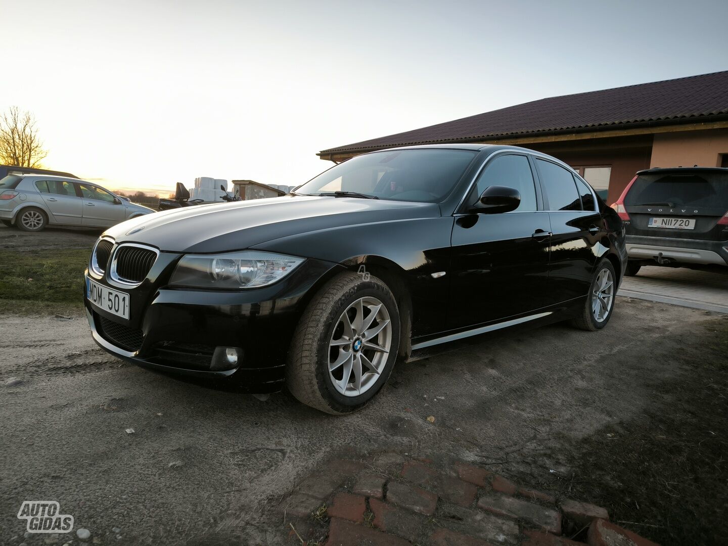 Bmw 318 2011 y Sedan