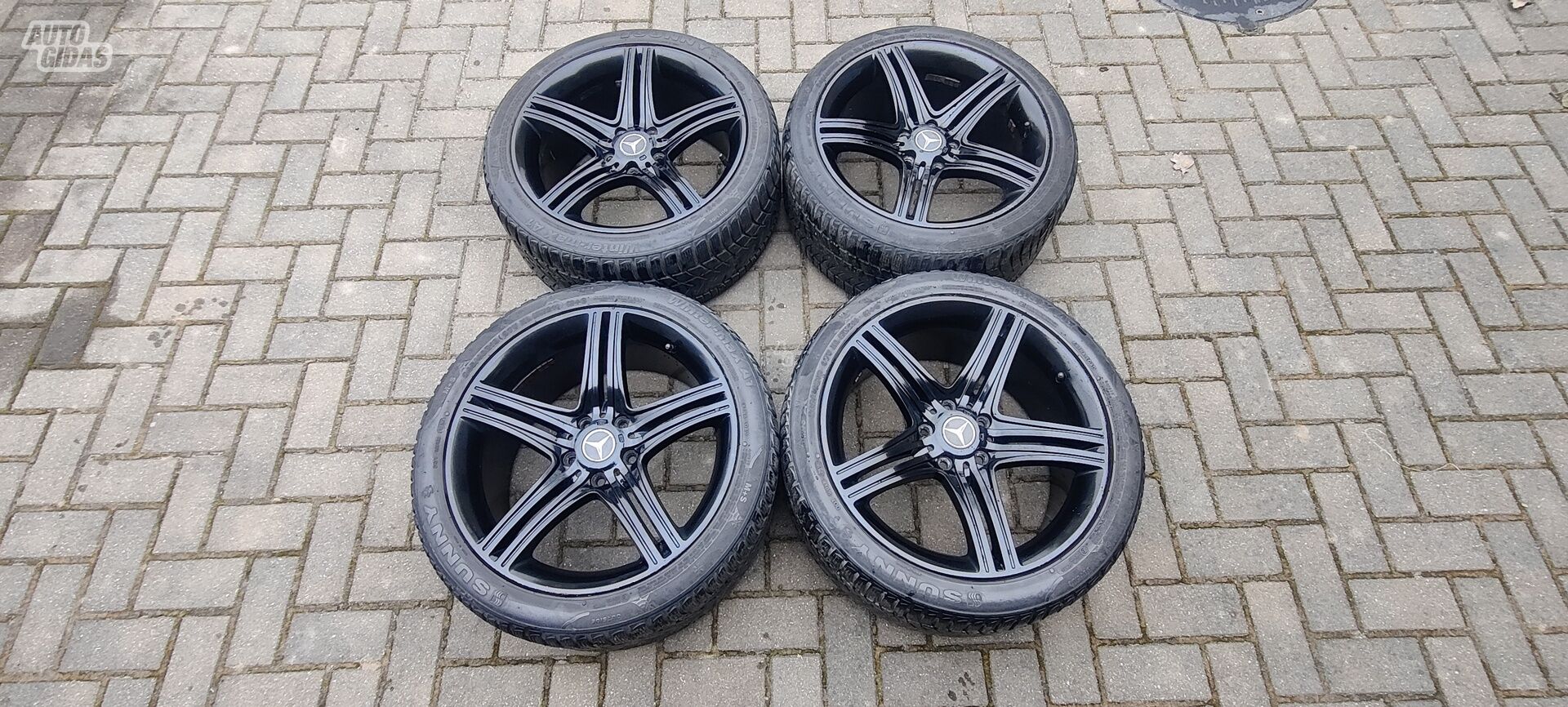 Light alloy R18 rims