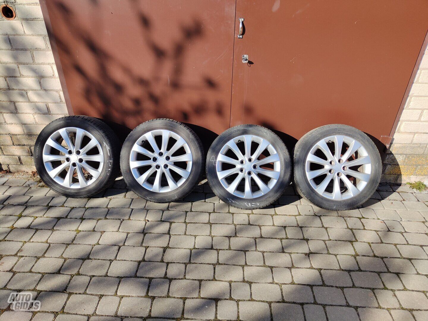 Opel Astra light alloy R17 rims