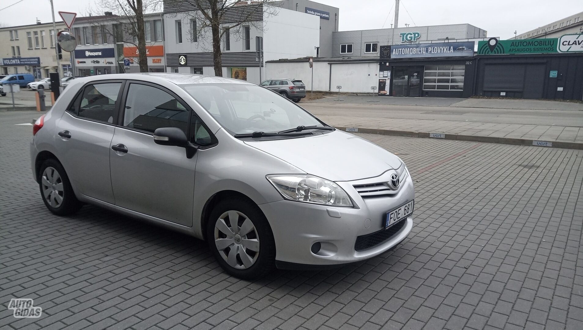 Toyota Auris 2011 y Hatchback