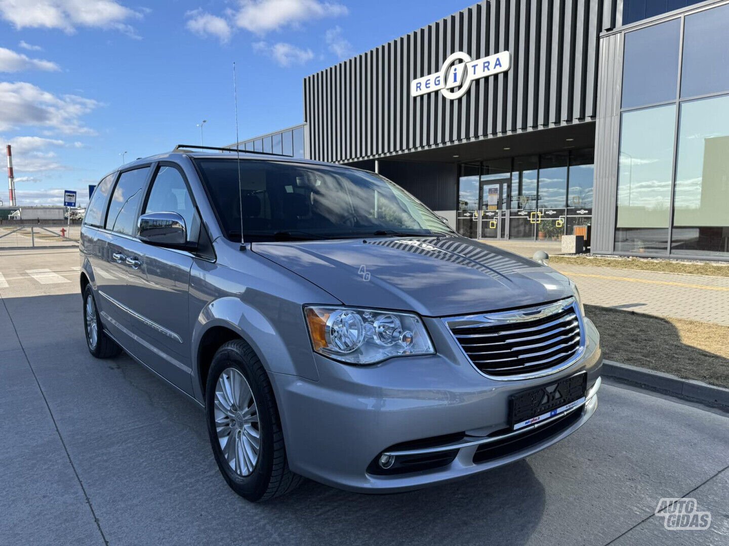 Chrysler Town & Country 2015 m Vienatūris