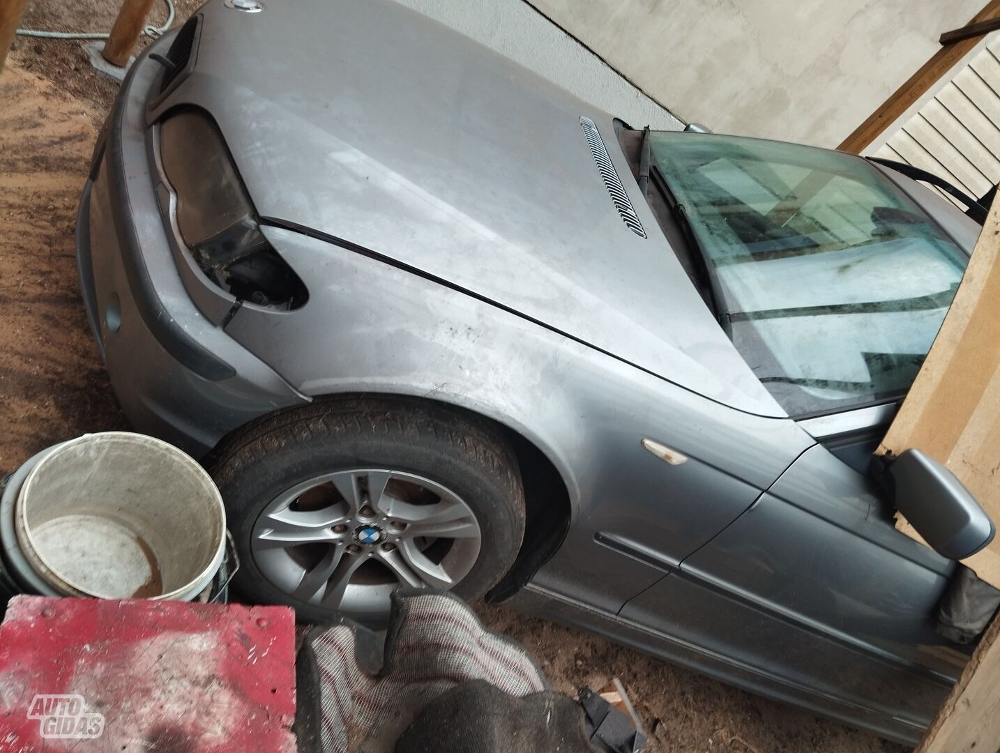 Bmw 318 2003 y parts