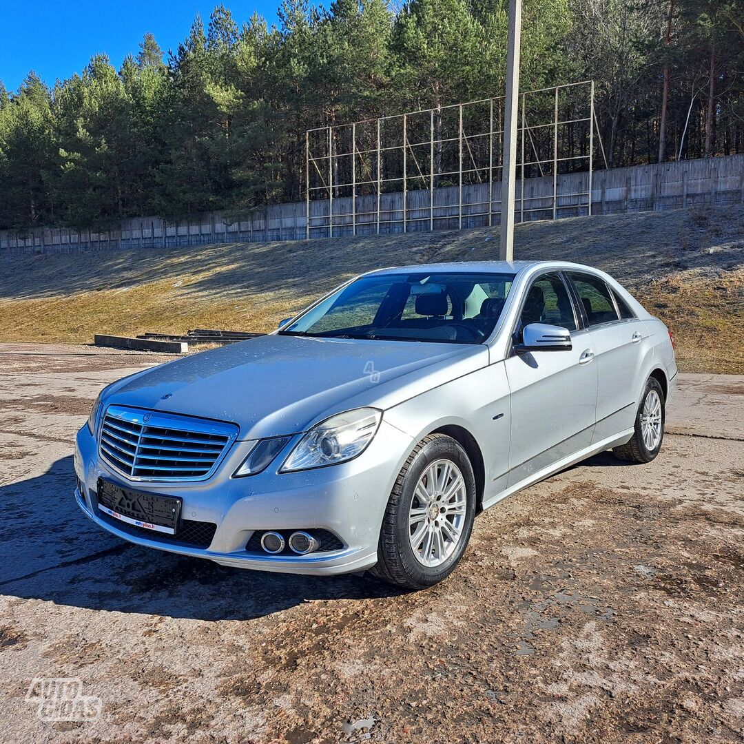 Mercedes-Benz E 220 2009 y Sedan