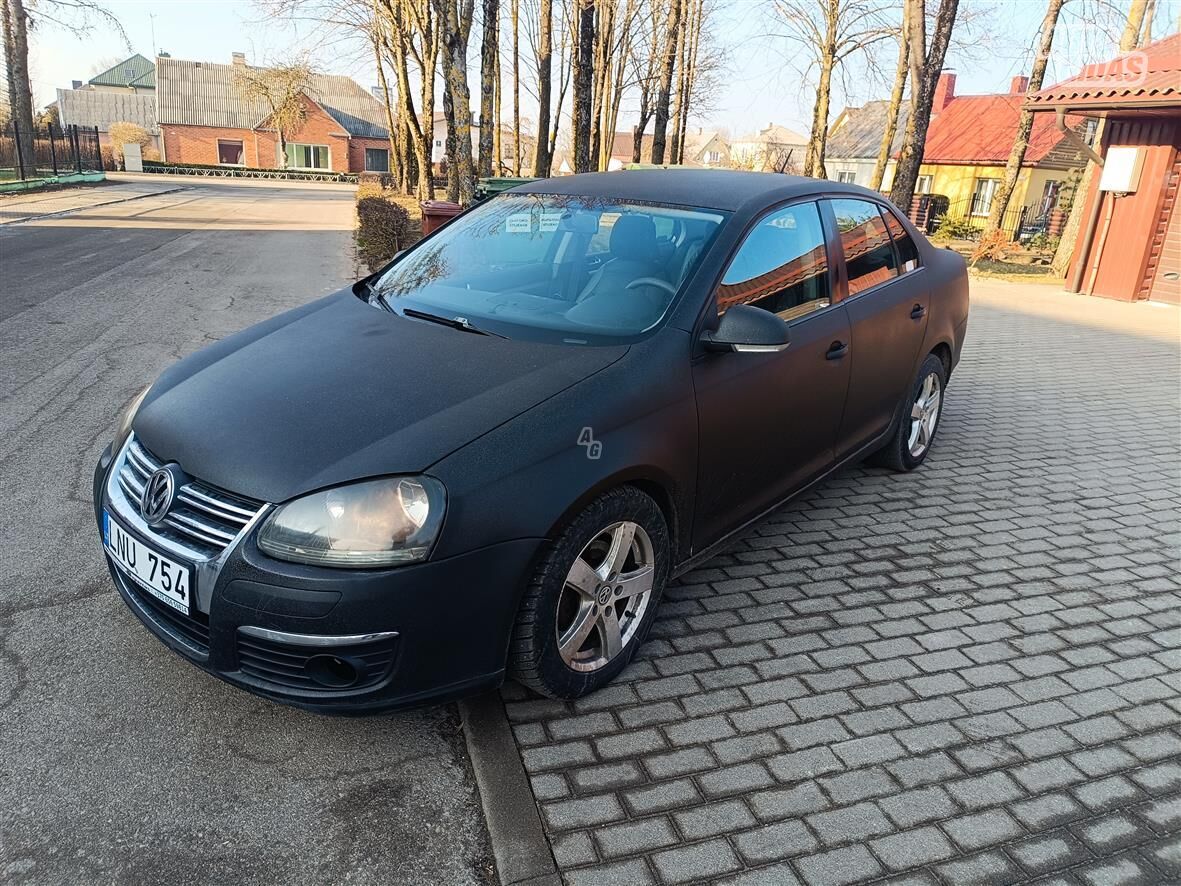 Volkswagen Jetta 2008 г Седан