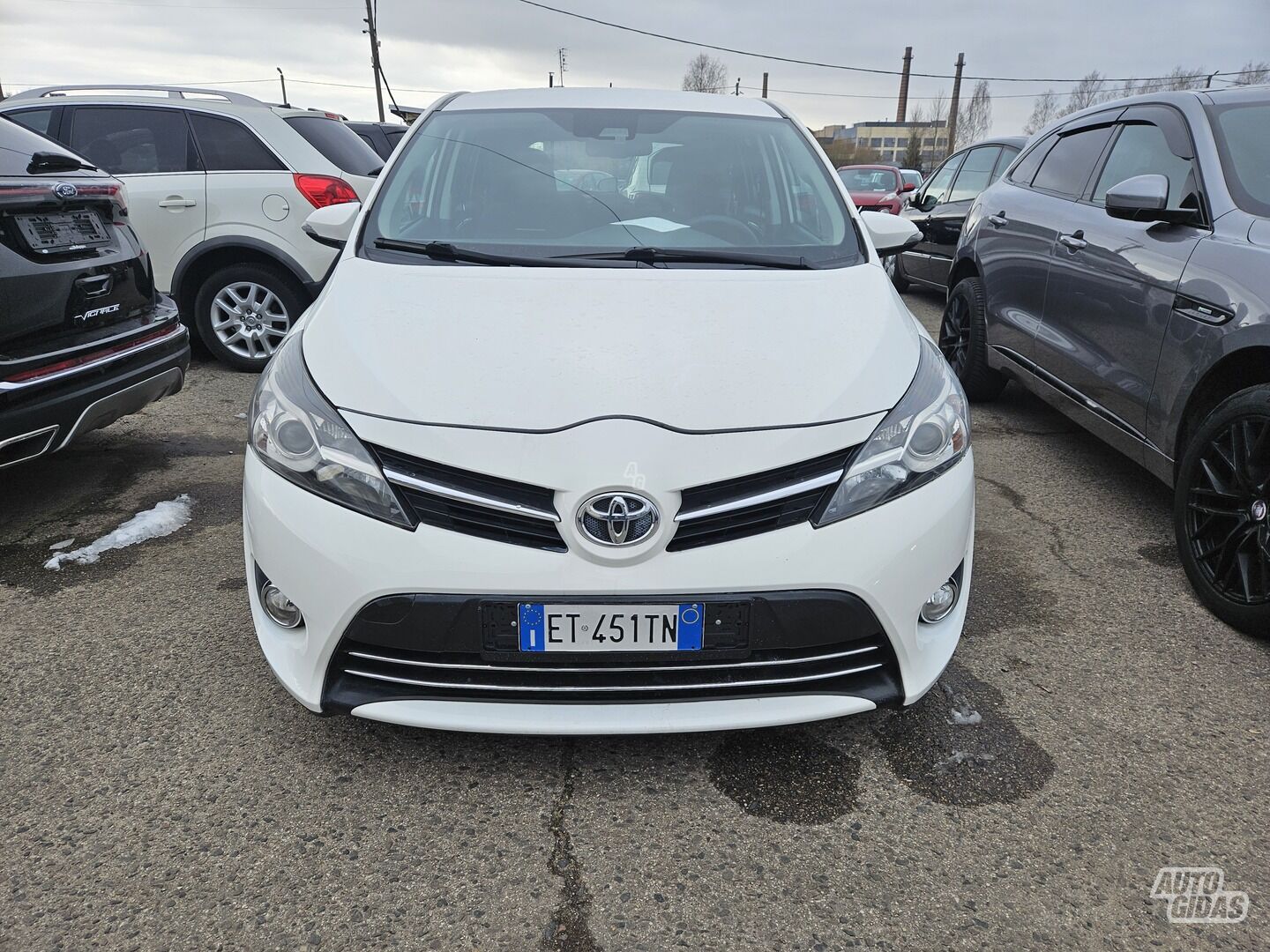 Toyota Verso 2016 m Visureigis / Krosoveris