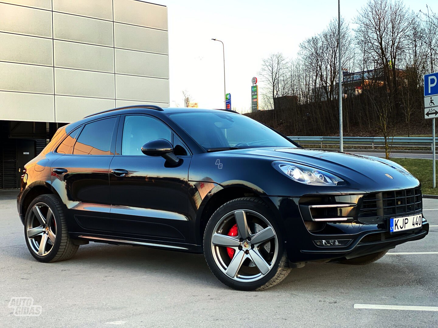 Porsche Macan 2016 г Внедорожник / Кроссовер