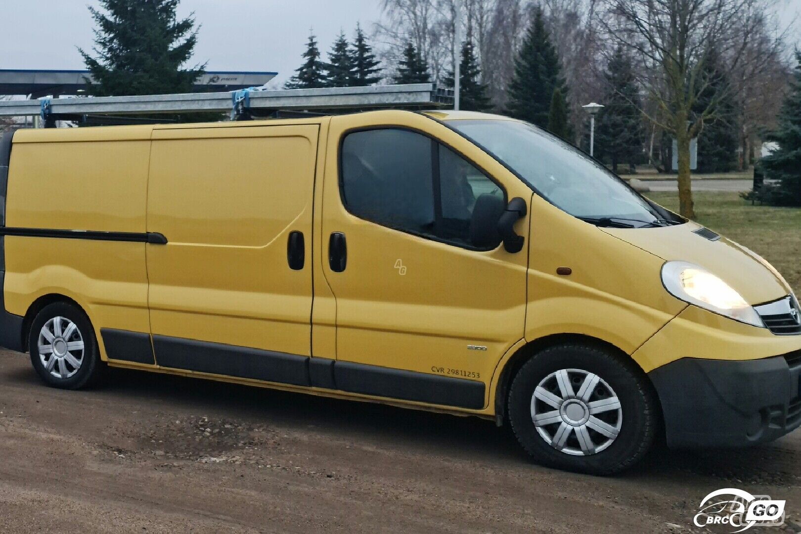 Opel Vivaro 2013 y Commercial auto (with box)