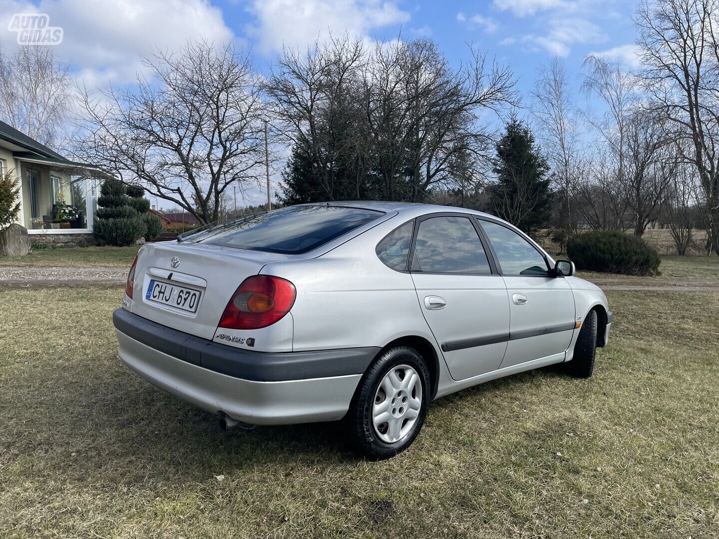 Toyota Avensis TD 1999 y