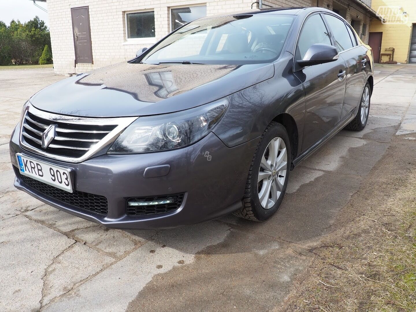 Renault Latitude 2011 г Седан