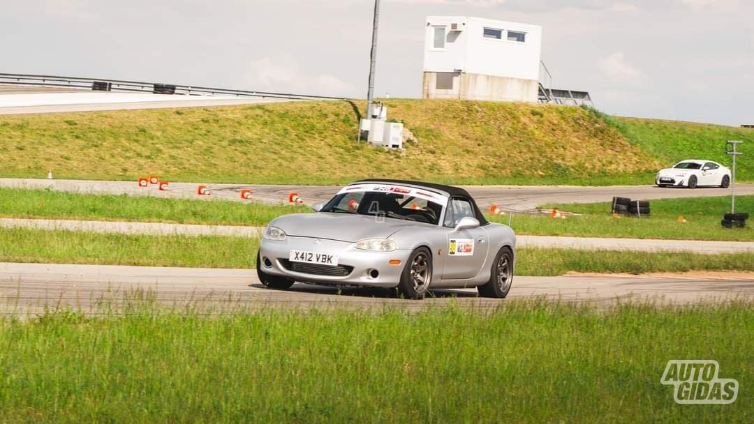 Mazda MX-5 2001 m Kabrioletas