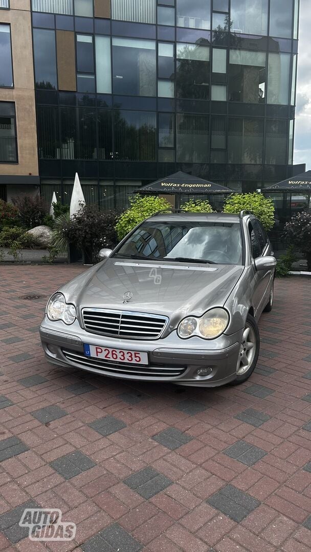 Mercedes-Benz C 220 2005 y Wagon