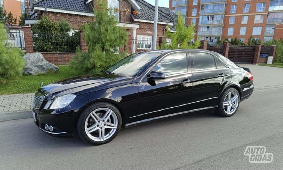 Mercedes-Benz E 220 2009 y Sedan