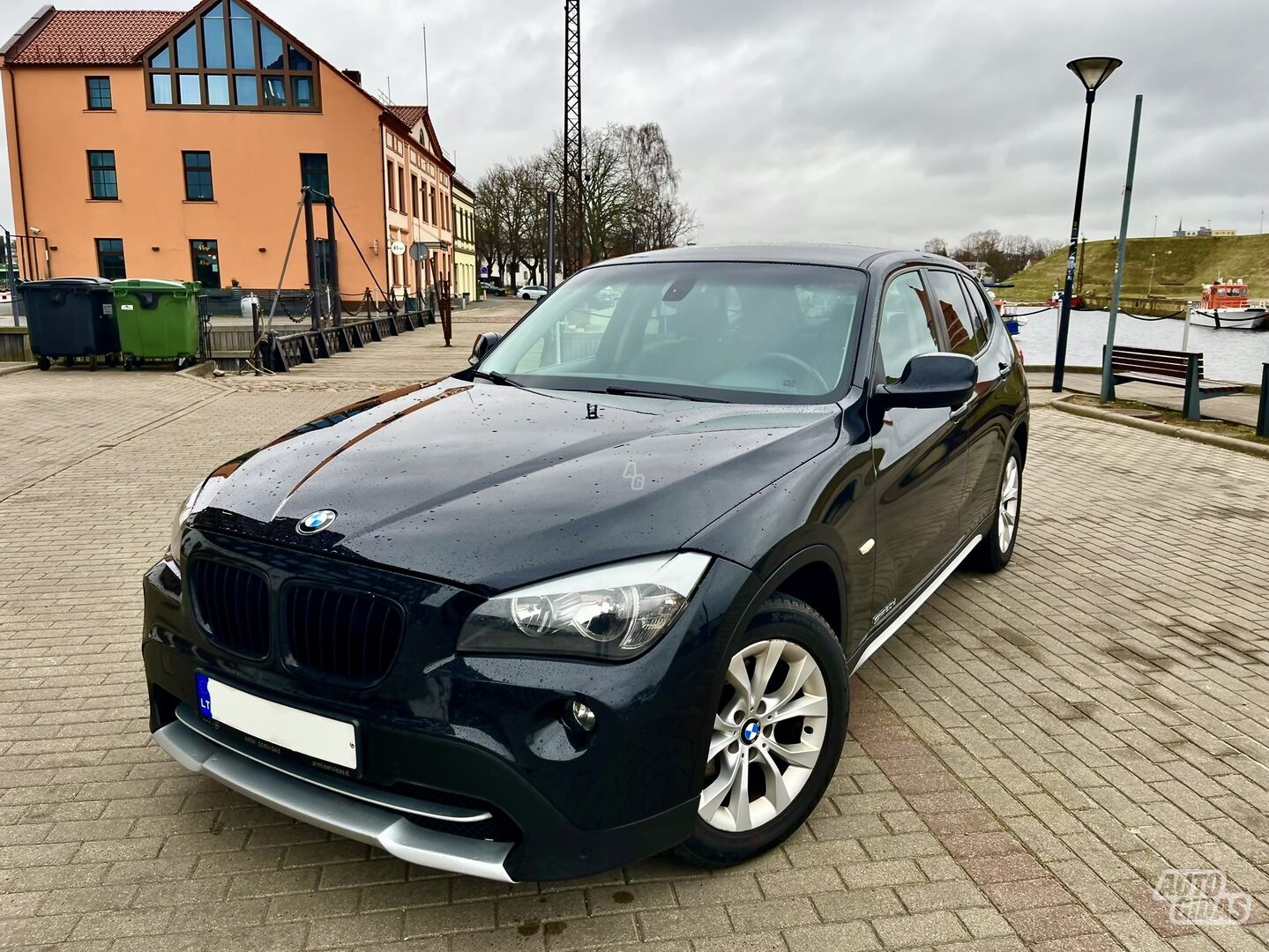 Bmw X1 2010 г Внедорожник / Кроссовер