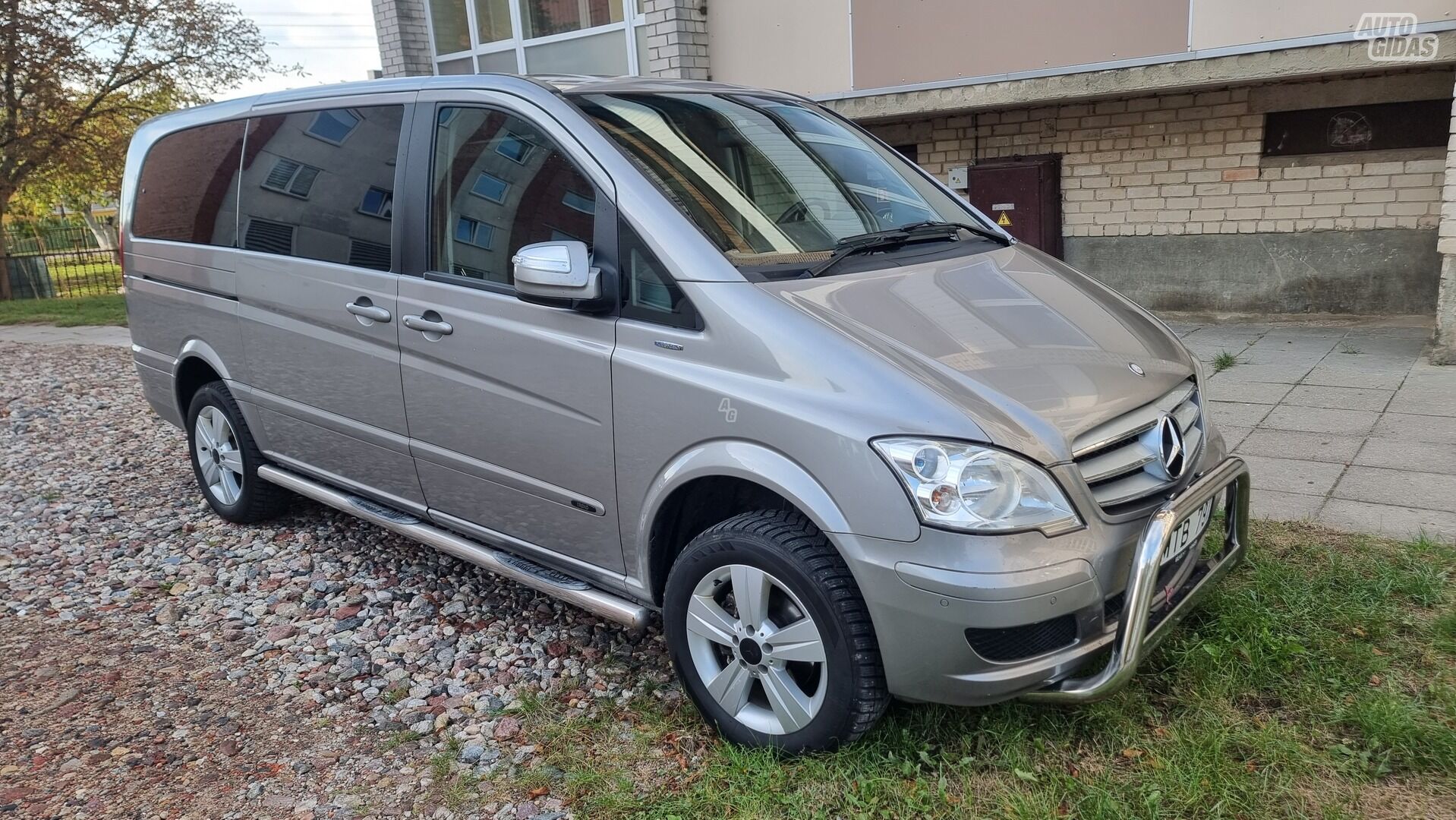 Mercedes-Benz Viano 2011 y Minibus