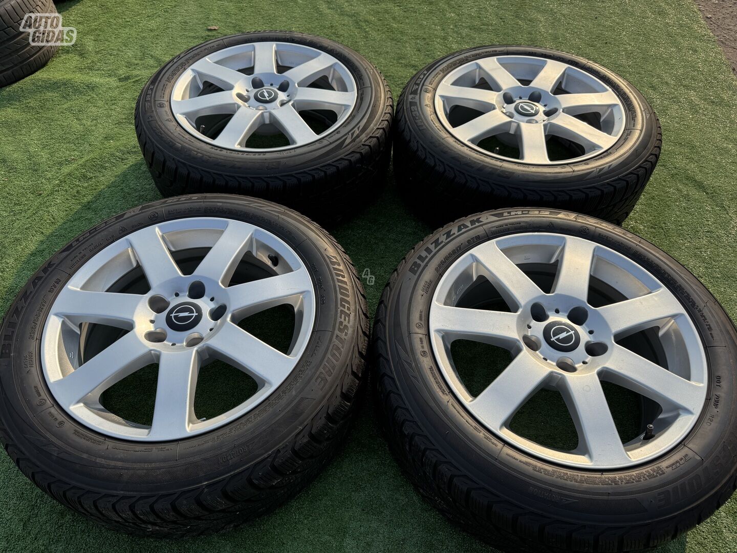 Opel Siunciam 8J ET30 Insignia light alloy R17 rims