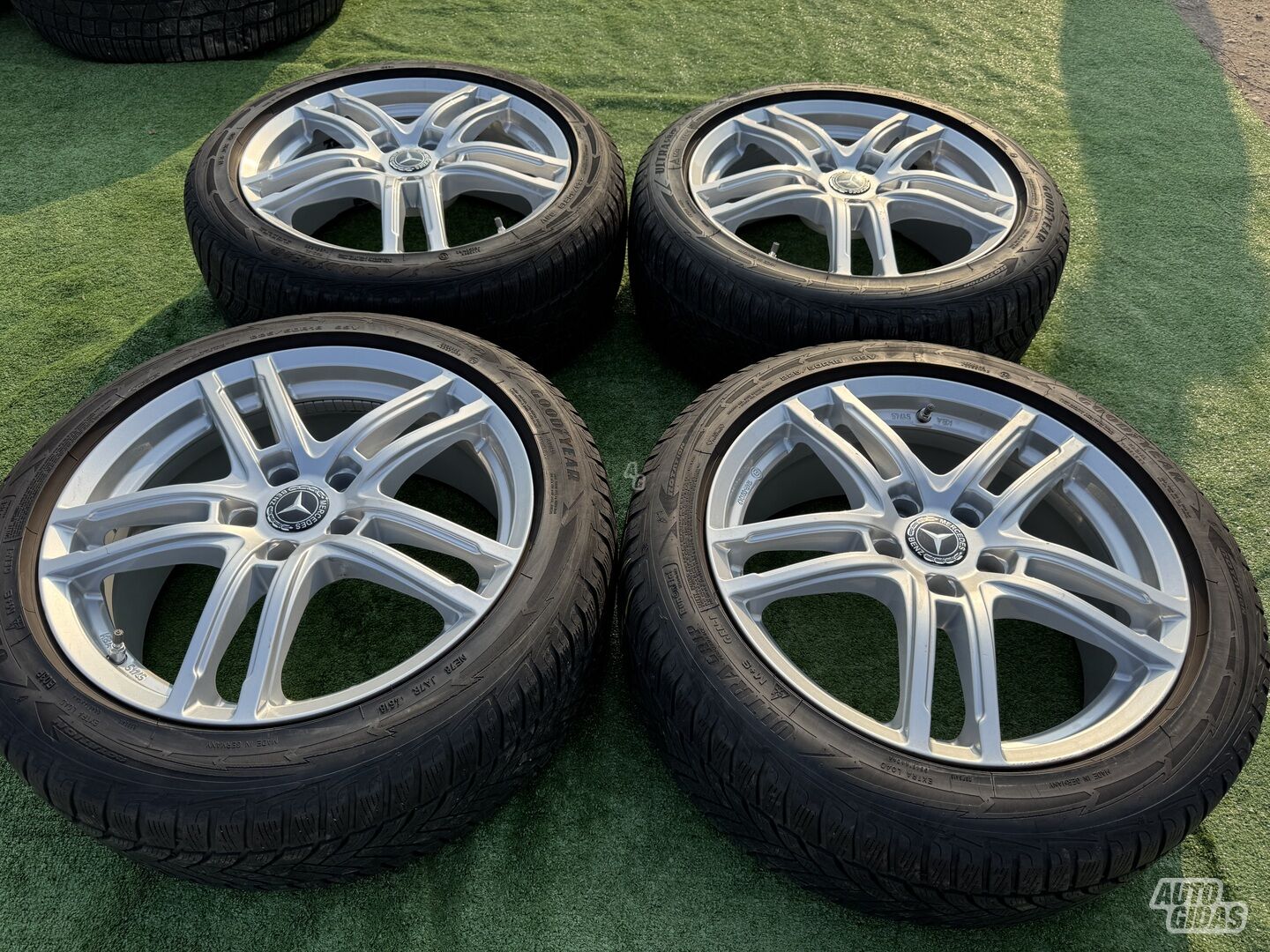 Mercedes-Benz Siunciam, 7.5J ET51 light alloy R18 rims