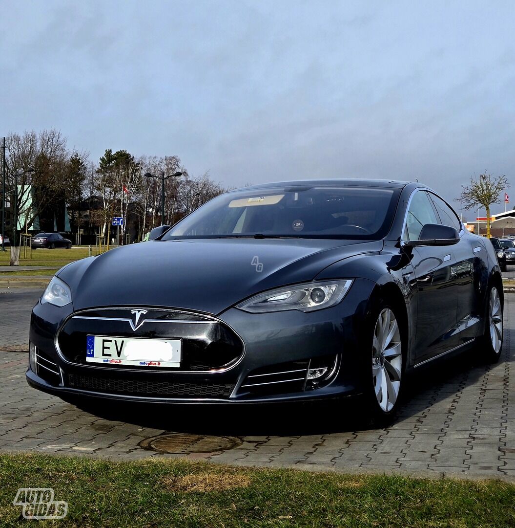 Tesla Model S 2014 г Хэтчбек