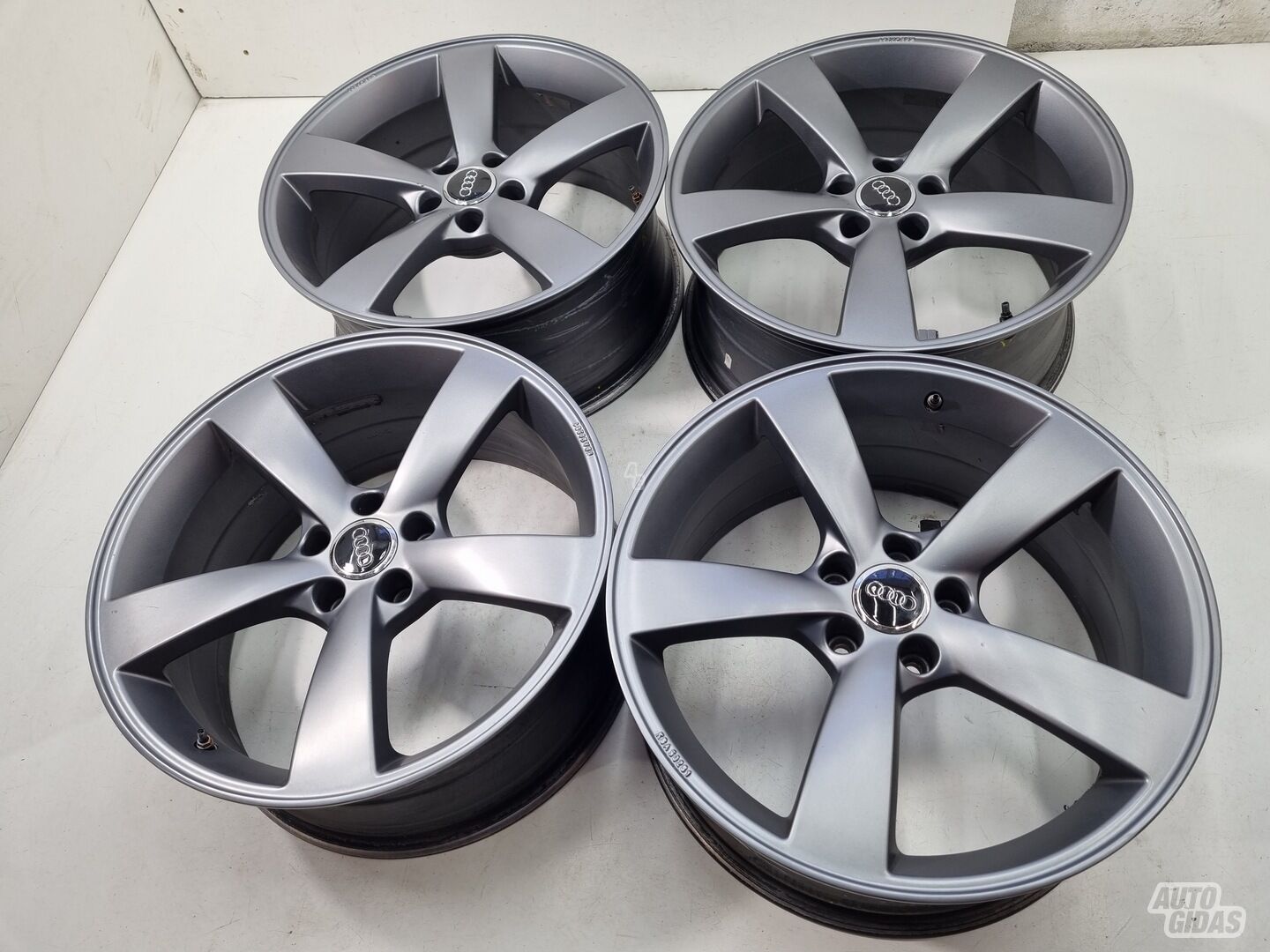 Audi R19 A5 light alloy R19 rims