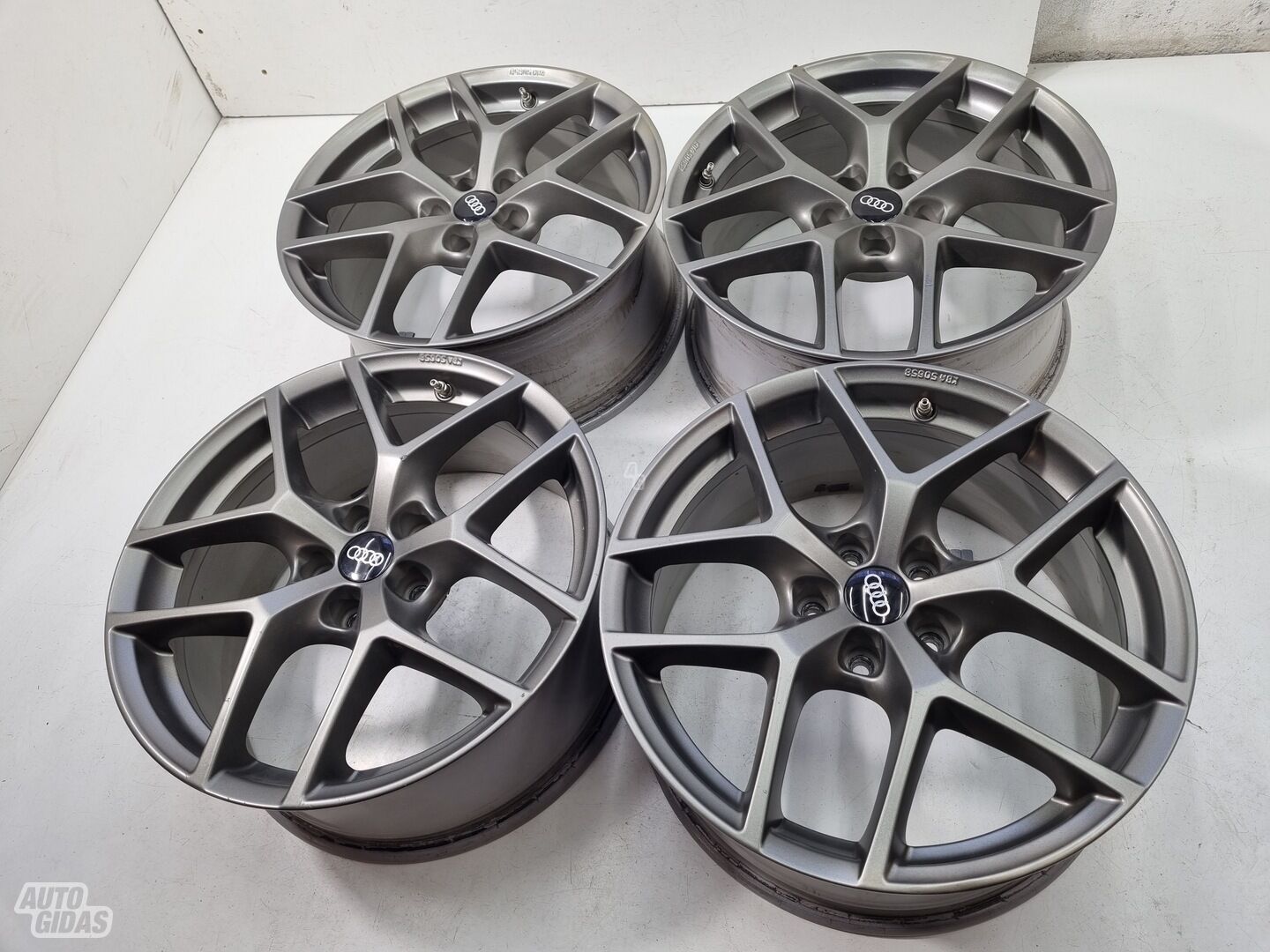 Audi A6 A6 light alloy R18 rims