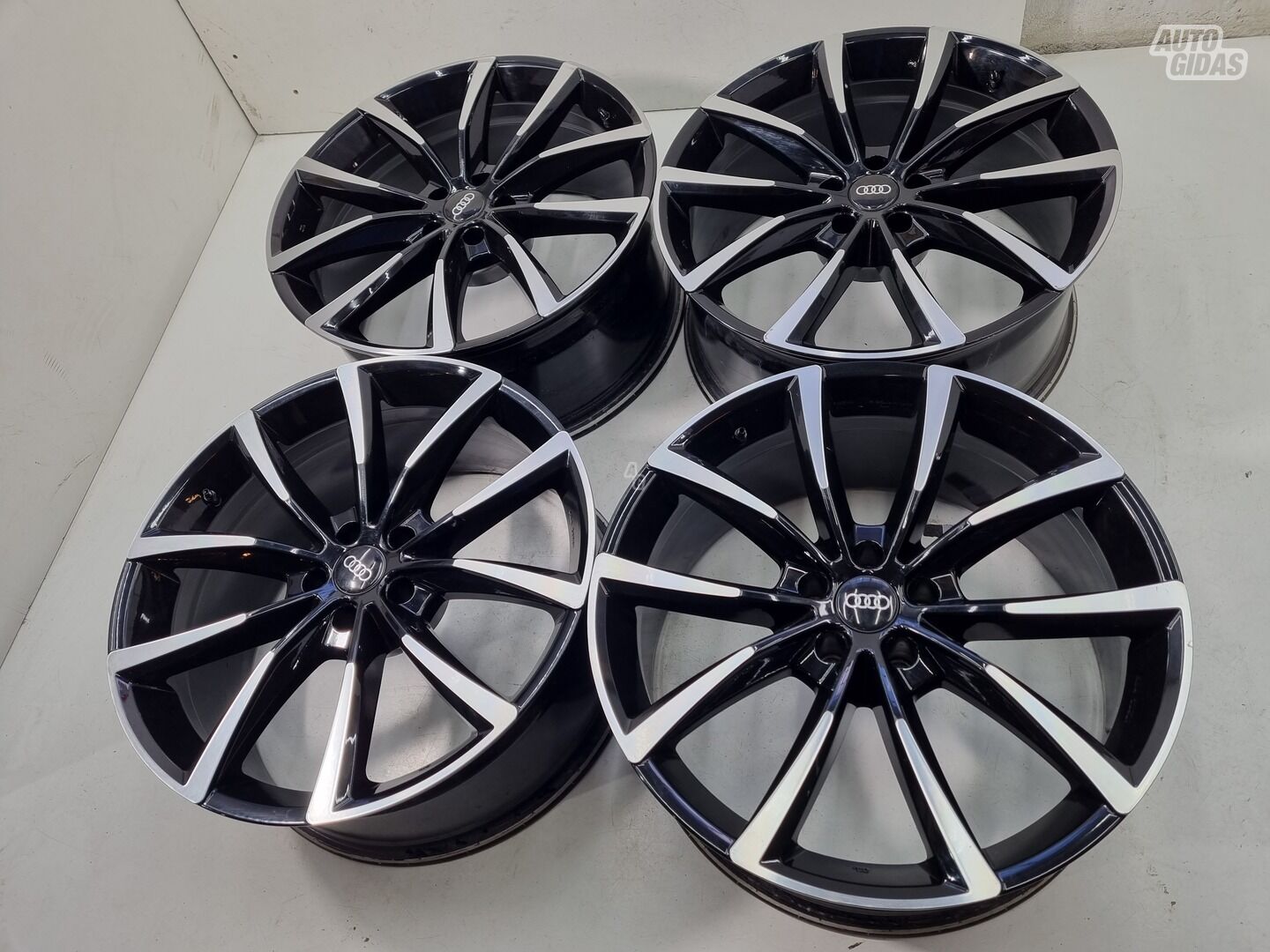 Audi Q7, Q8 Q8 light alloy R20 rims