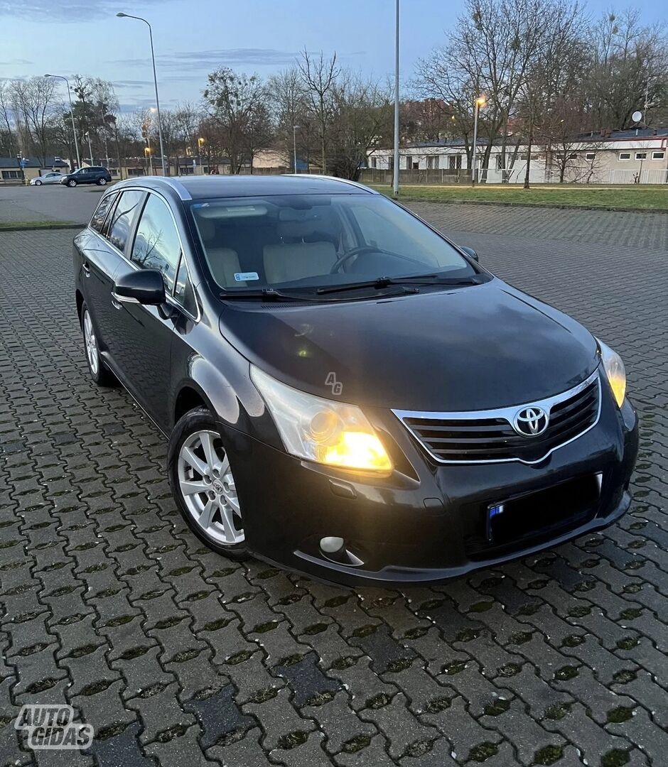 Toyota Avensis 2011 y Wagon