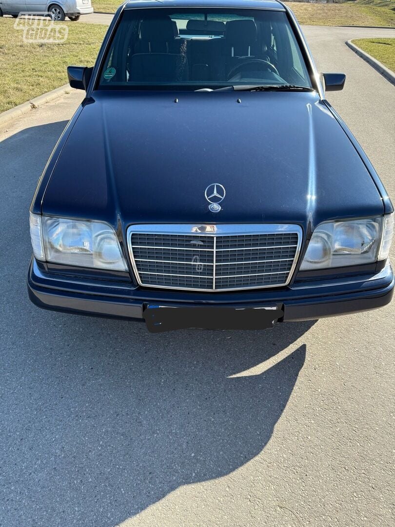 Mercedes-Benz E 124 1995 m Sedanas