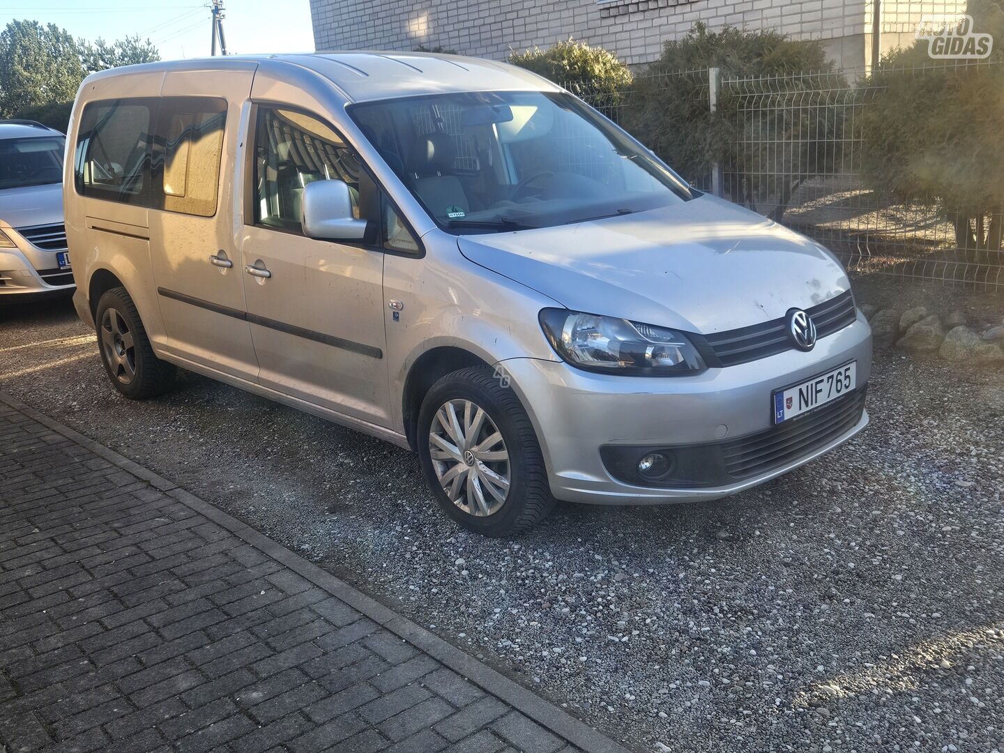 Volkswagen Caddy Maxi 2011 y Van