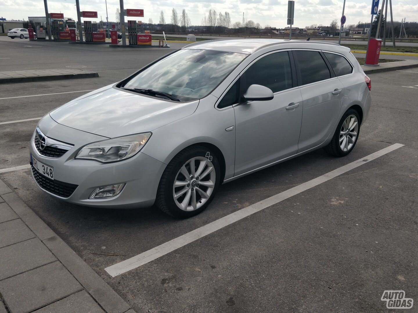 Opel Astra 2011 y Wagon