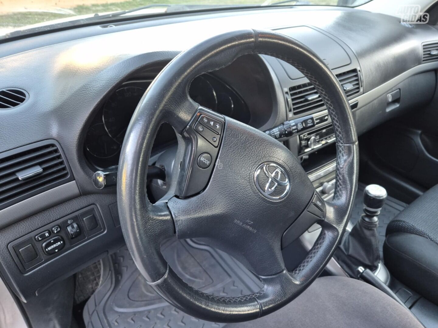 Toyota Avensis 2007 y Sedan