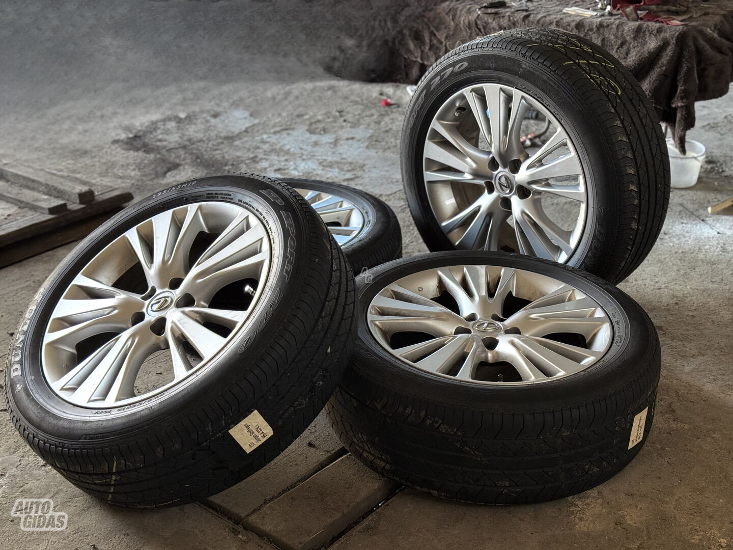 Lexus light alloy R19 rims