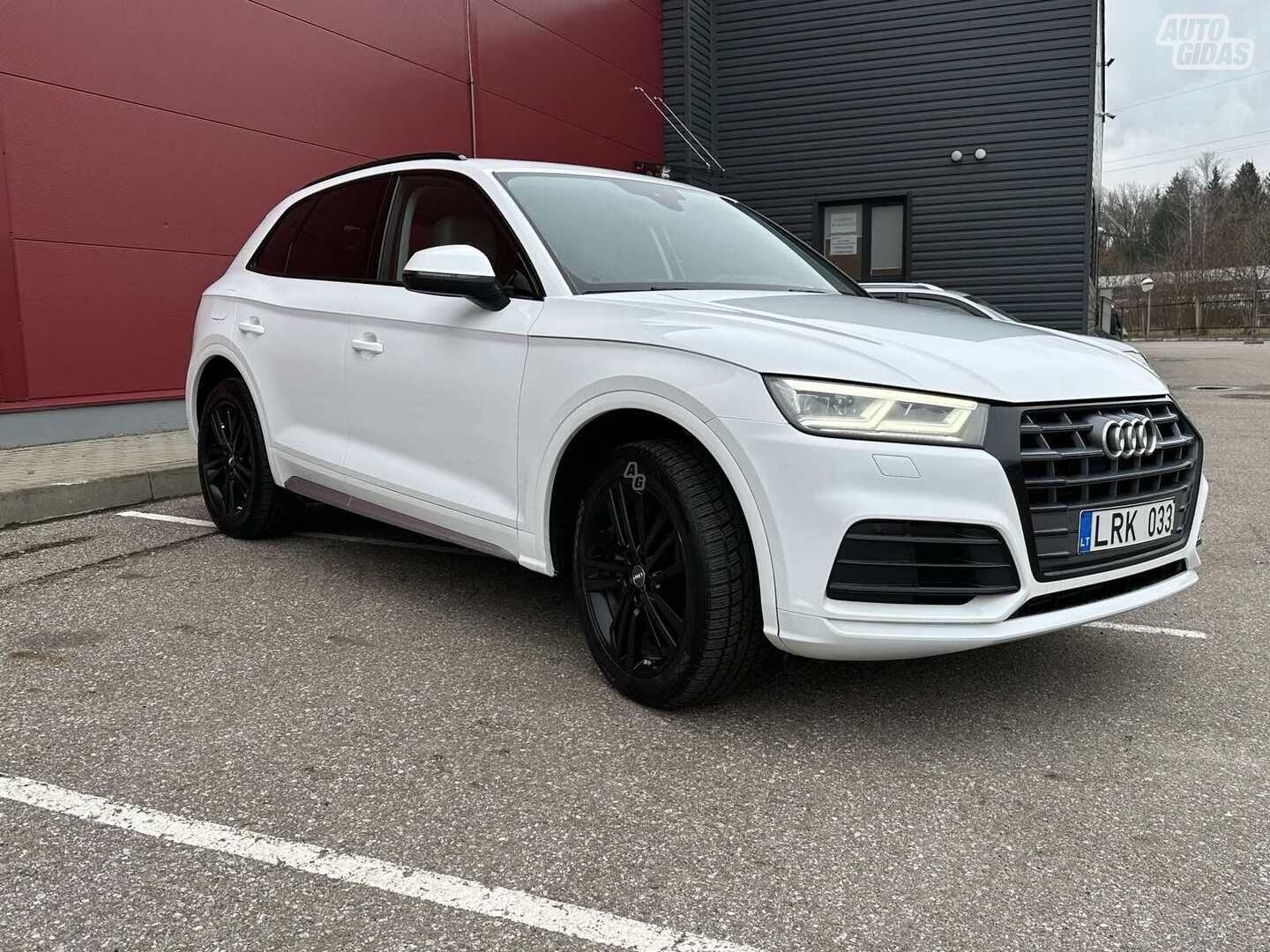 Audi Q5 2018 y Off-road / Crossover