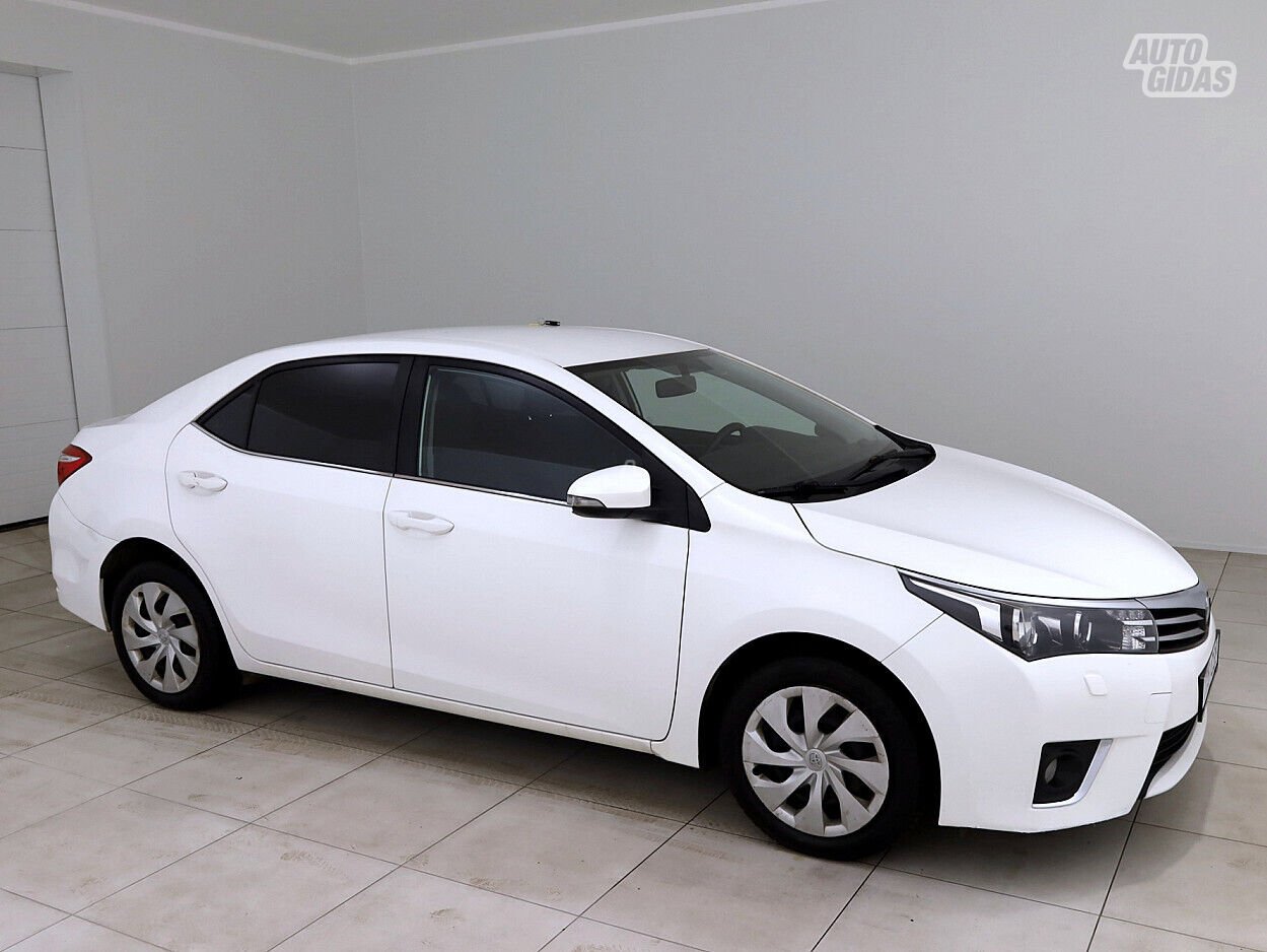 Toyota Corolla 2015 y Sedan