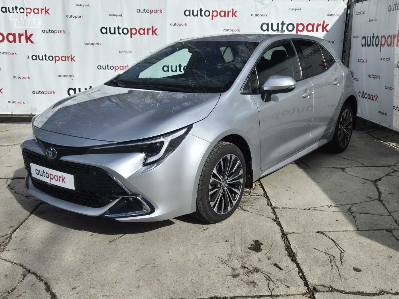 Toyota Corolla 2023 y Hatchback