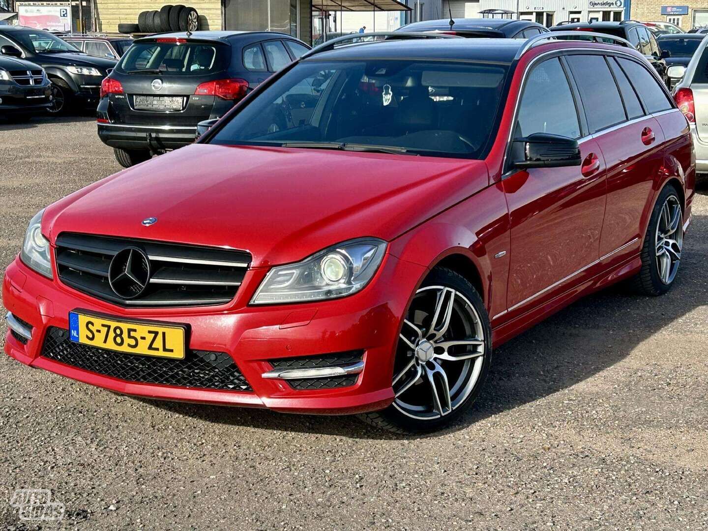 Mercedes-Benz C 180 2011 y Wagon