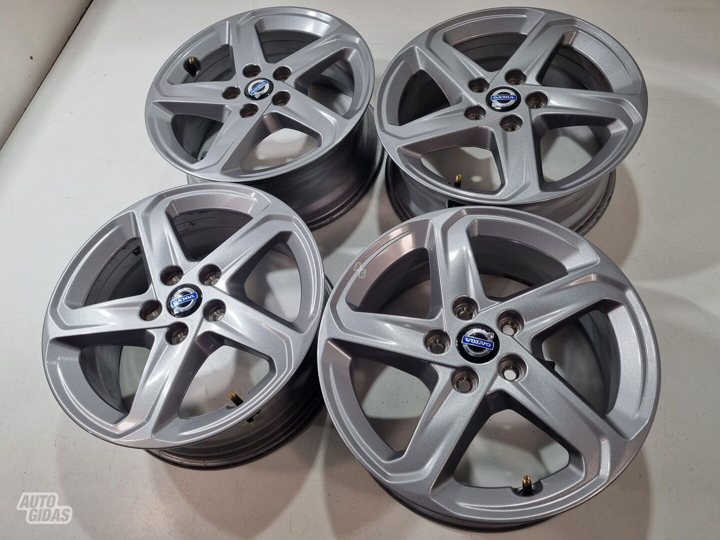 Volvo R16 light alloy R16 rims