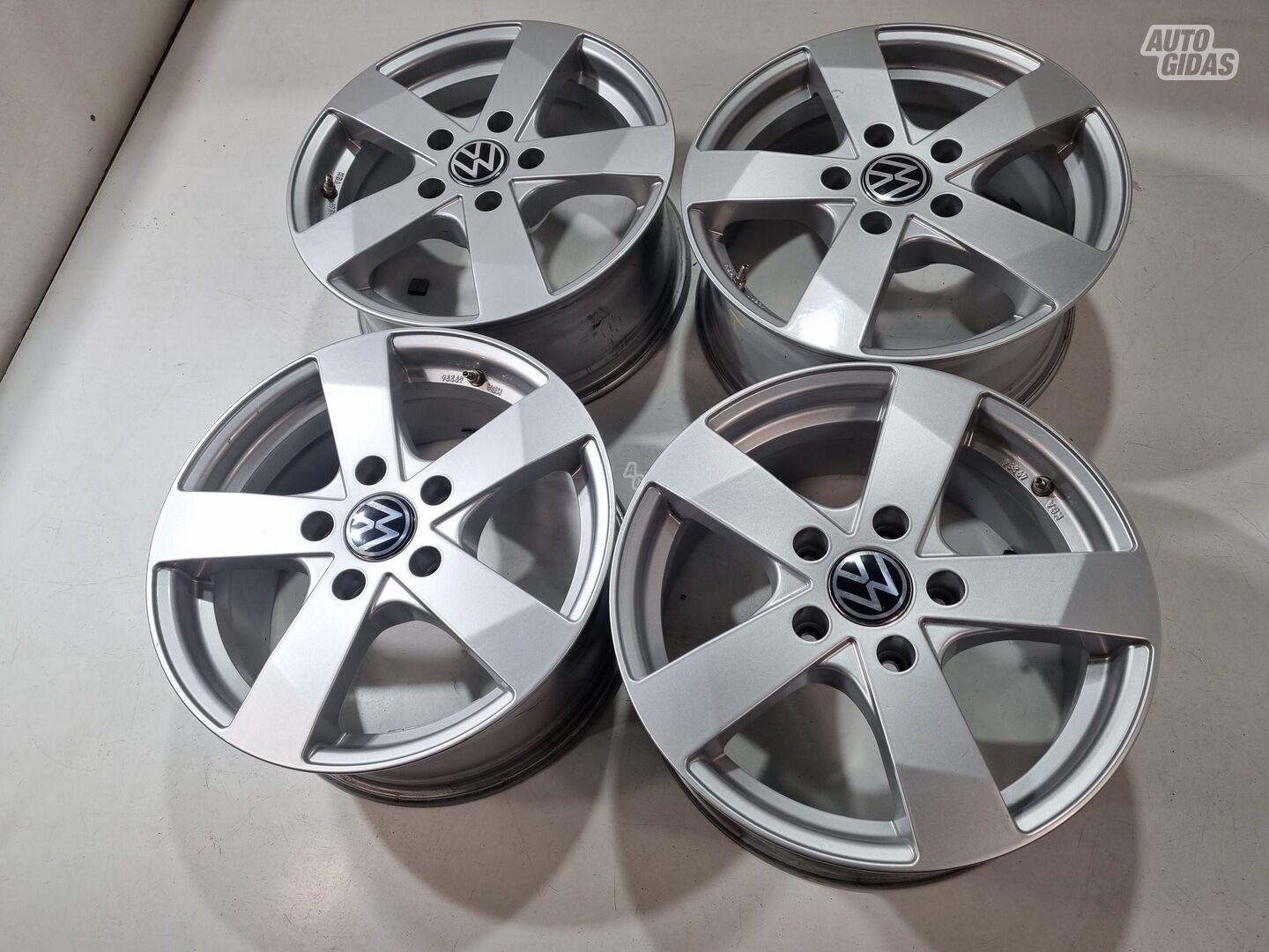 Volkswagen T5, T6 Caravelle light alloy R16 rims