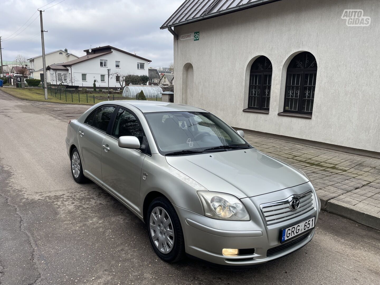 Toyota Avensis 2003 y Sedan