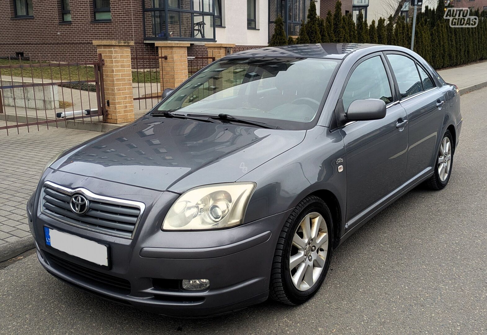 Toyota Avensis D-4D 2005 г