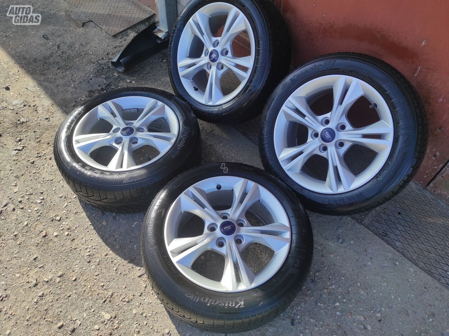 Ford light alloy R16 rims