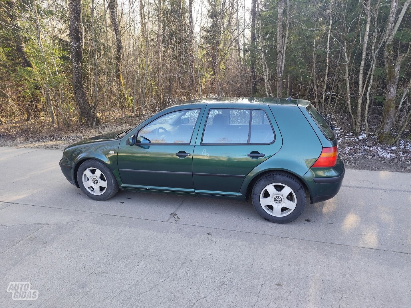 Volkswagen Golf 2002 y Sedan