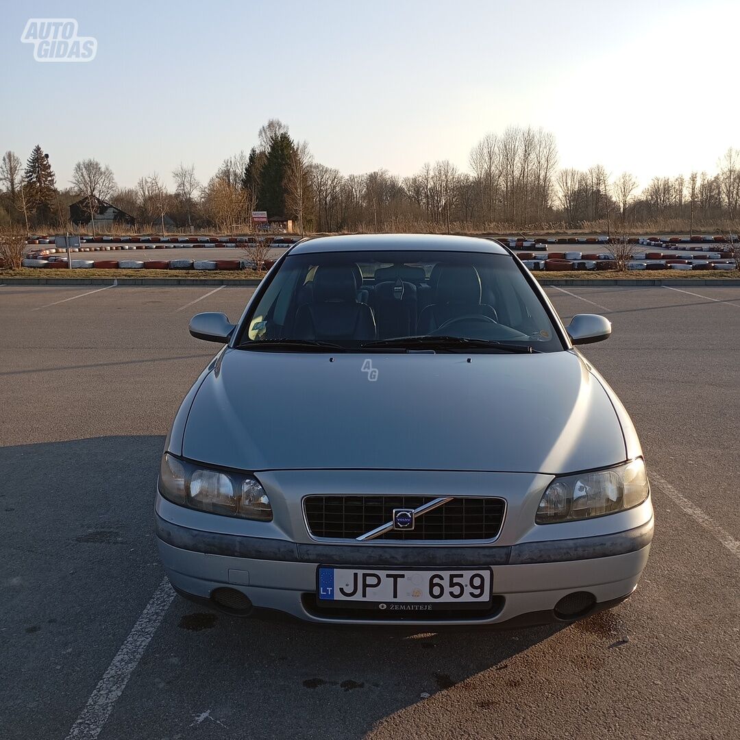 Volvo S60 2000 m Sedanas