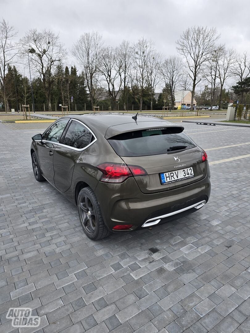 Citroen DS4 2012 y Hatchback