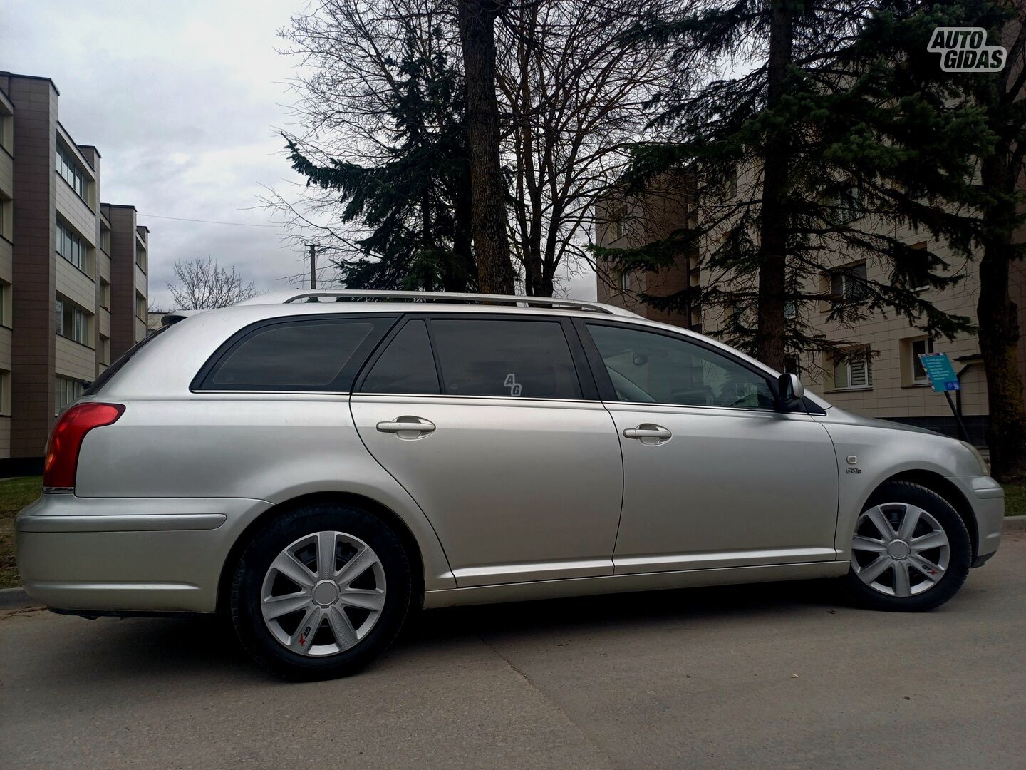 Toyota Avensis 2005 y Wagon