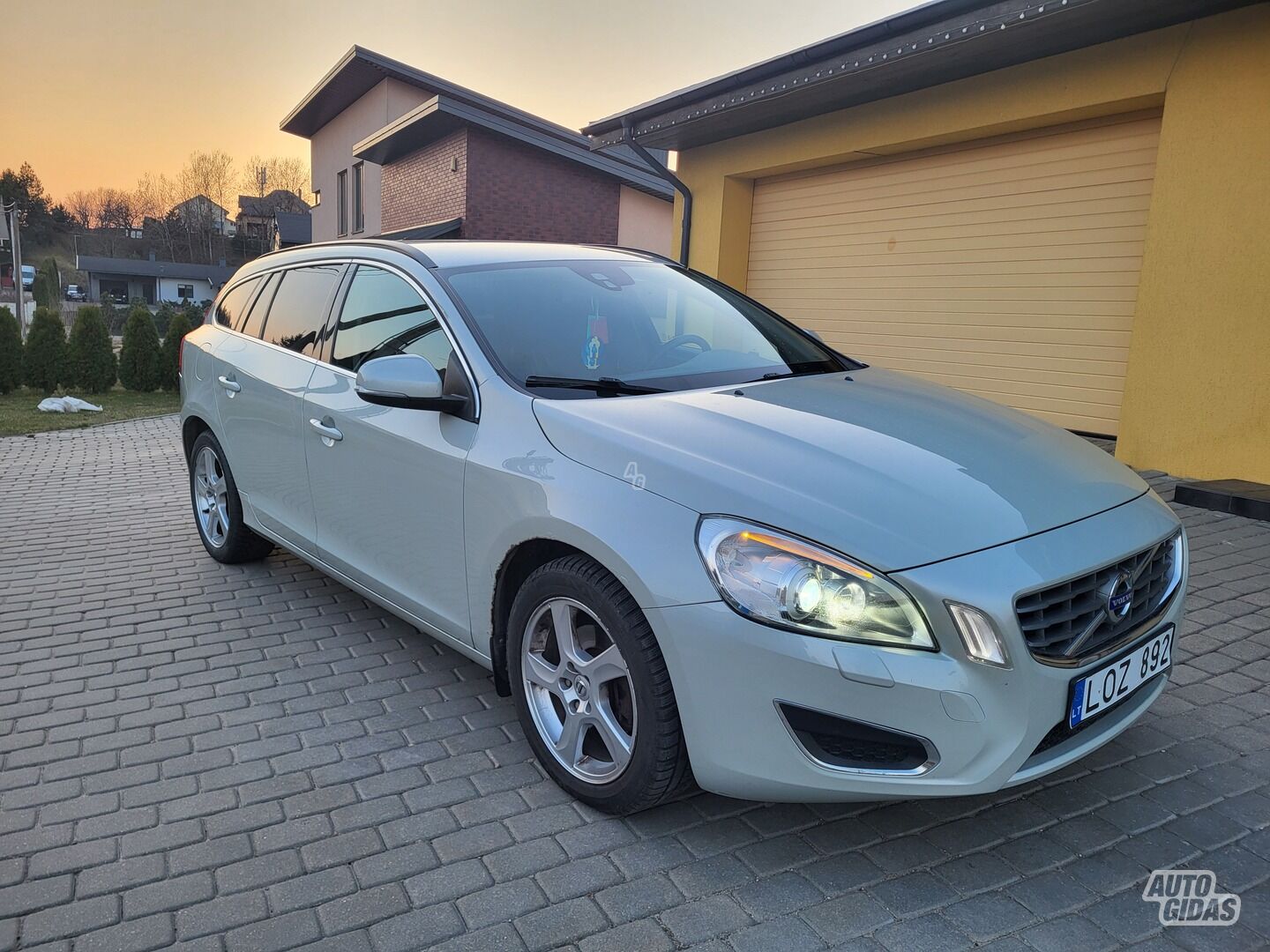 Volvo V60 2011 m Universalas