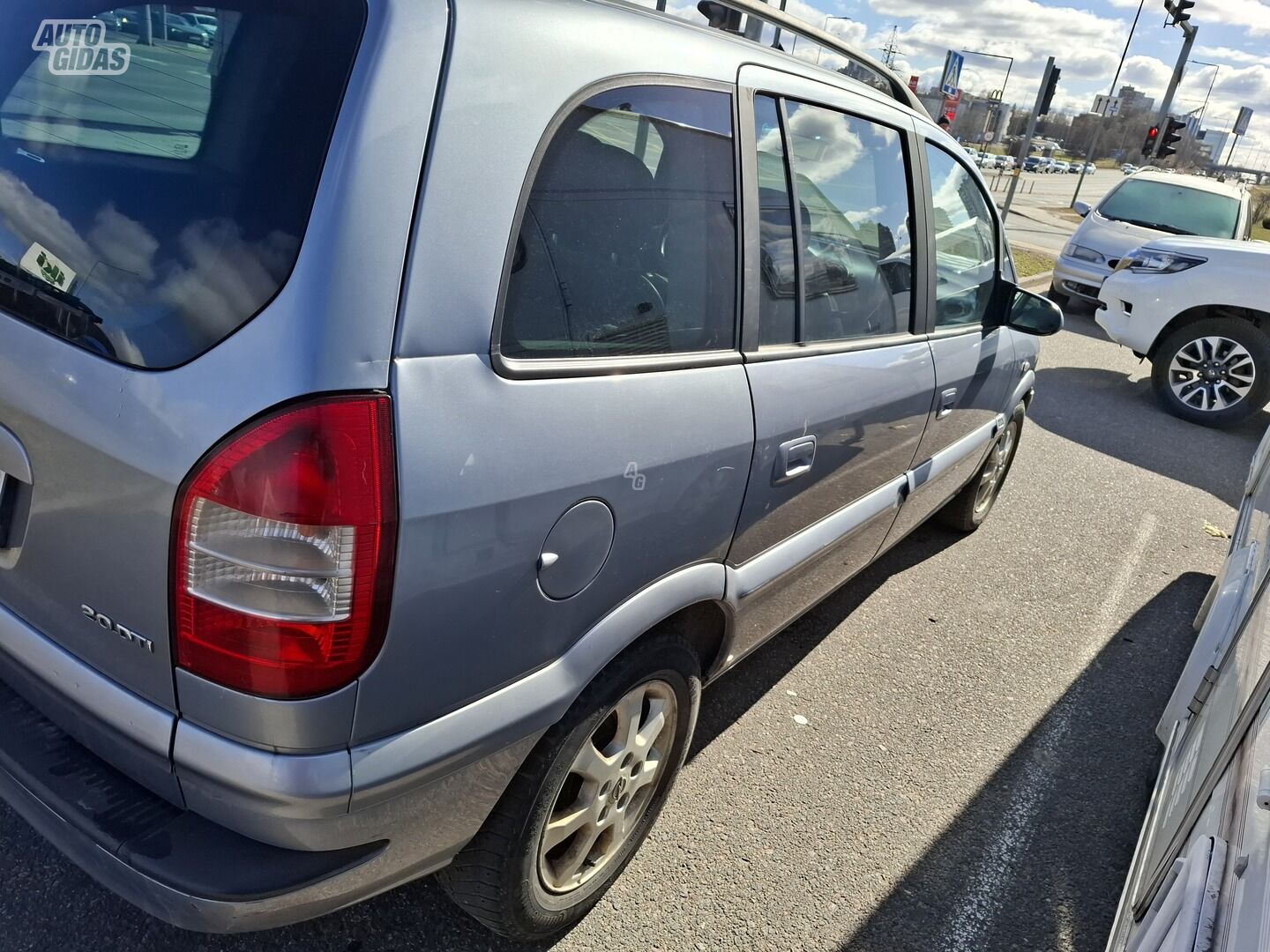 Opel Zafira 2005 г Хэтчбек