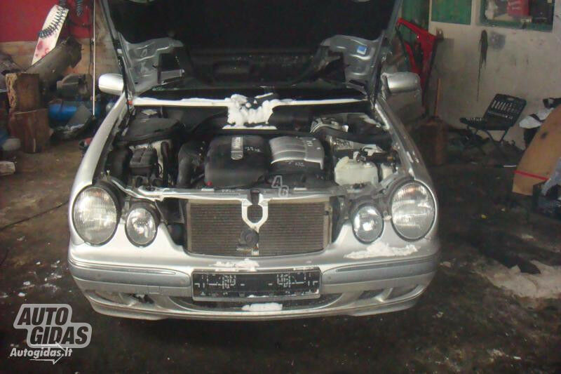 Mercedes-Benz E 270 W210 2001 y parts