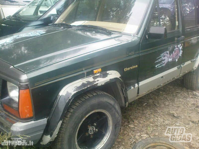 Jeep Cherokee 1993 m dalys