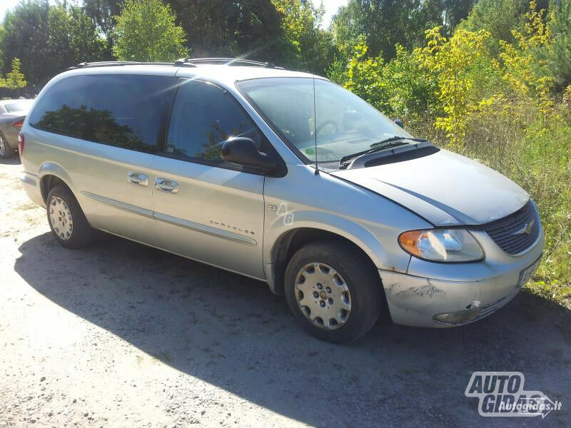 Chrysler Town & Country II 2001 m dalys
