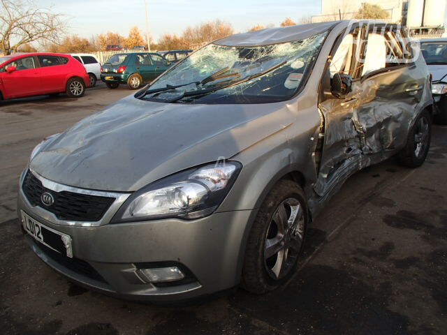 Kia Cee'd I 2012 y parts