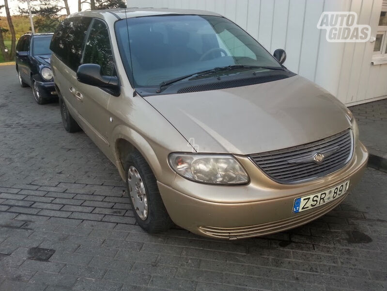 Chrysler Town & Country II Limited 2002 m dalys